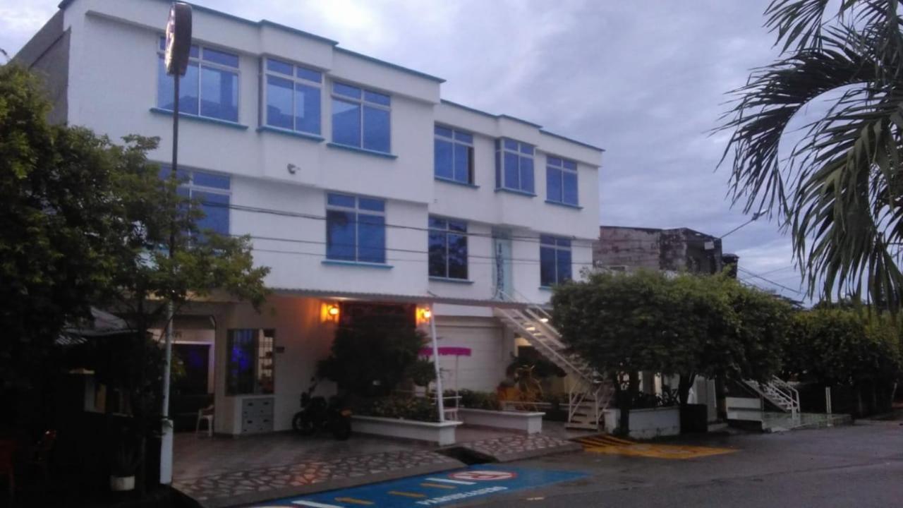 Hotel Tania Caucasia 외부 사진
